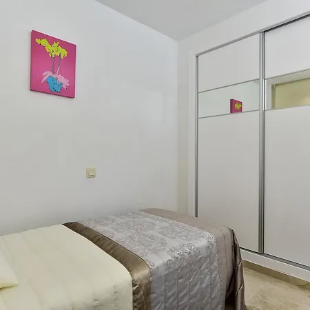 Globus La Entrada Garden Appartement